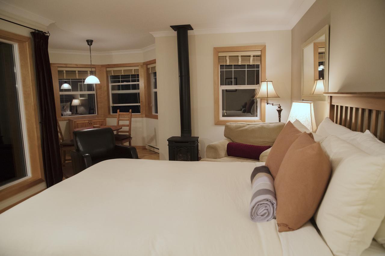 Hôtel Chesterman Hideaway à Tofino Extérieur photo
