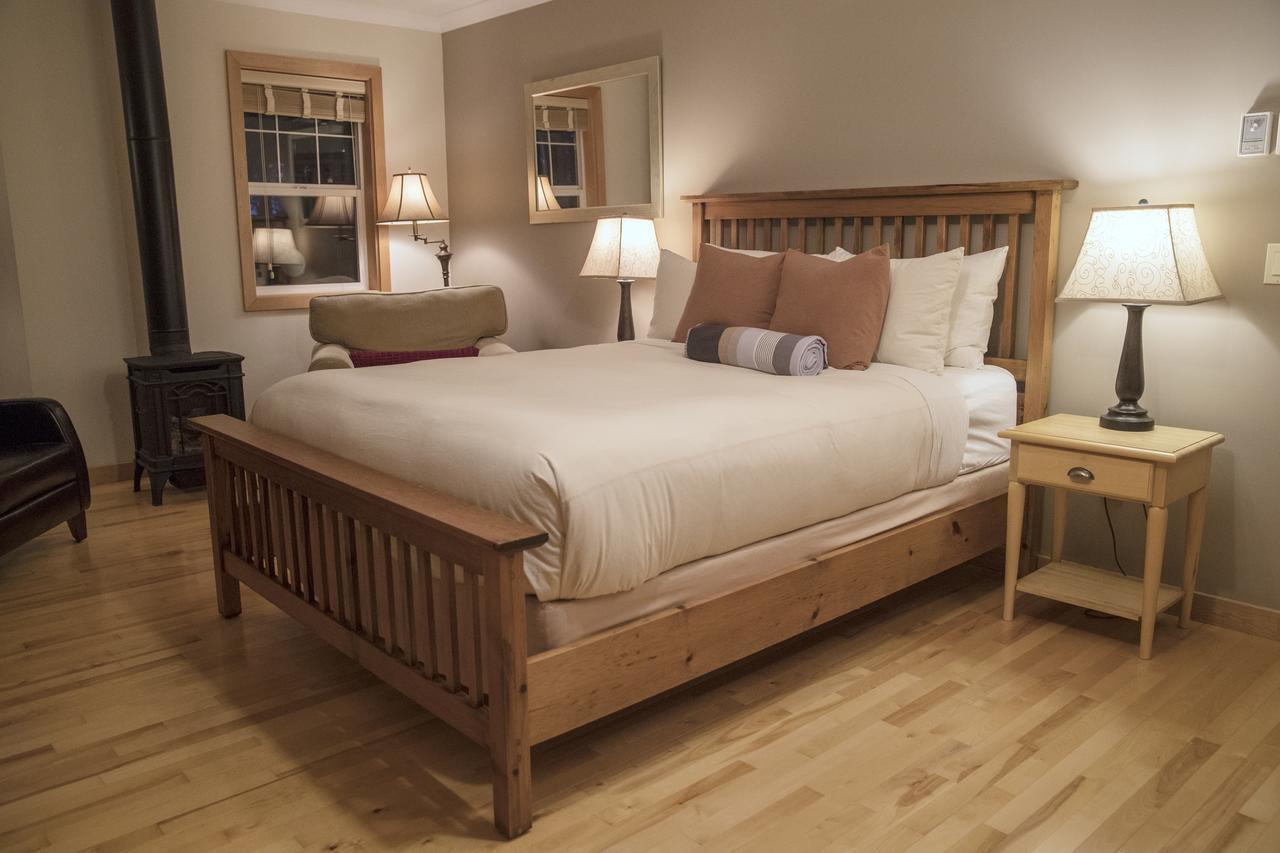 Hôtel Chesterman Hideaway à Tofino Extérieur photo