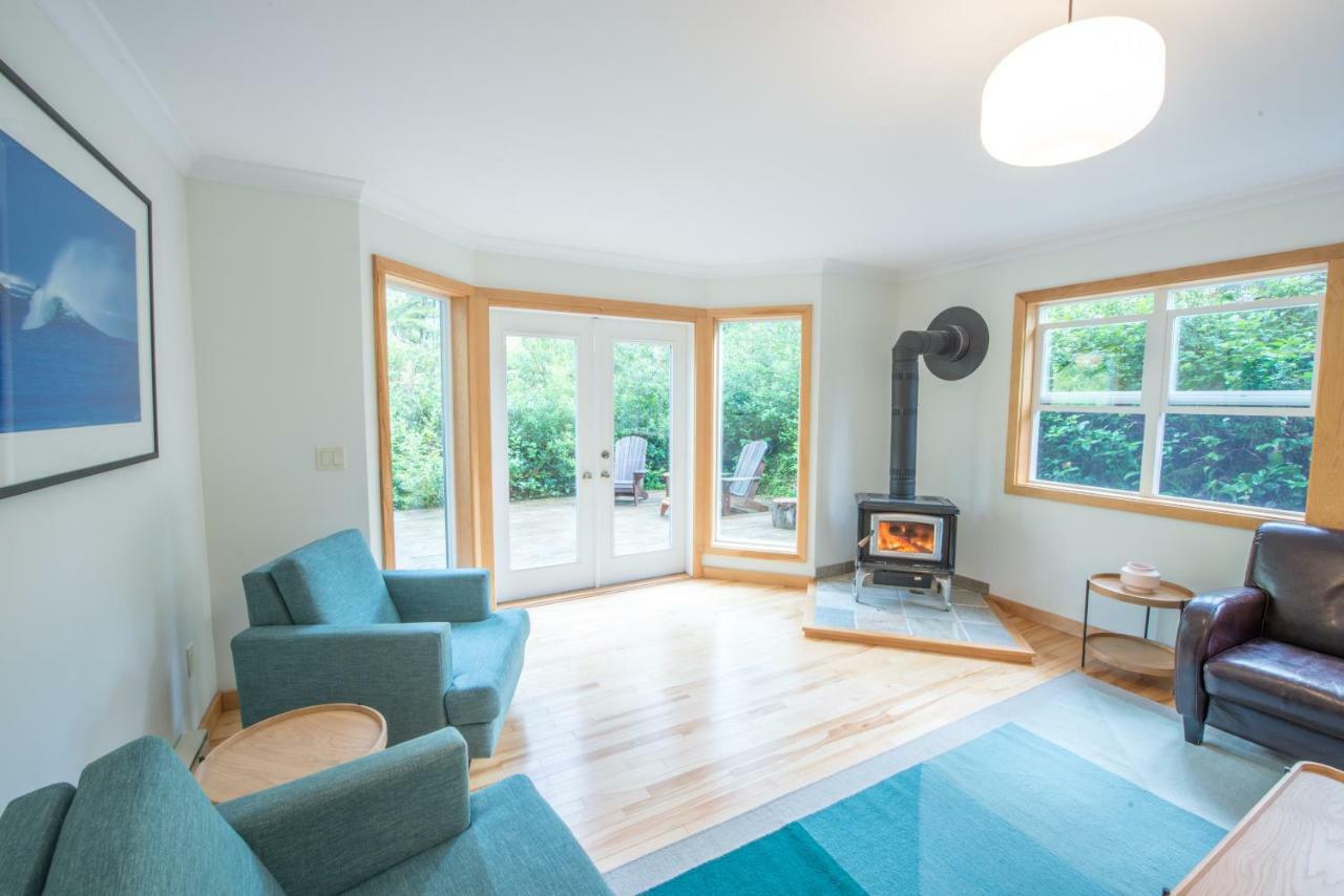 Hôtel Chesterman Hideaway à Tofino Extérieur photo