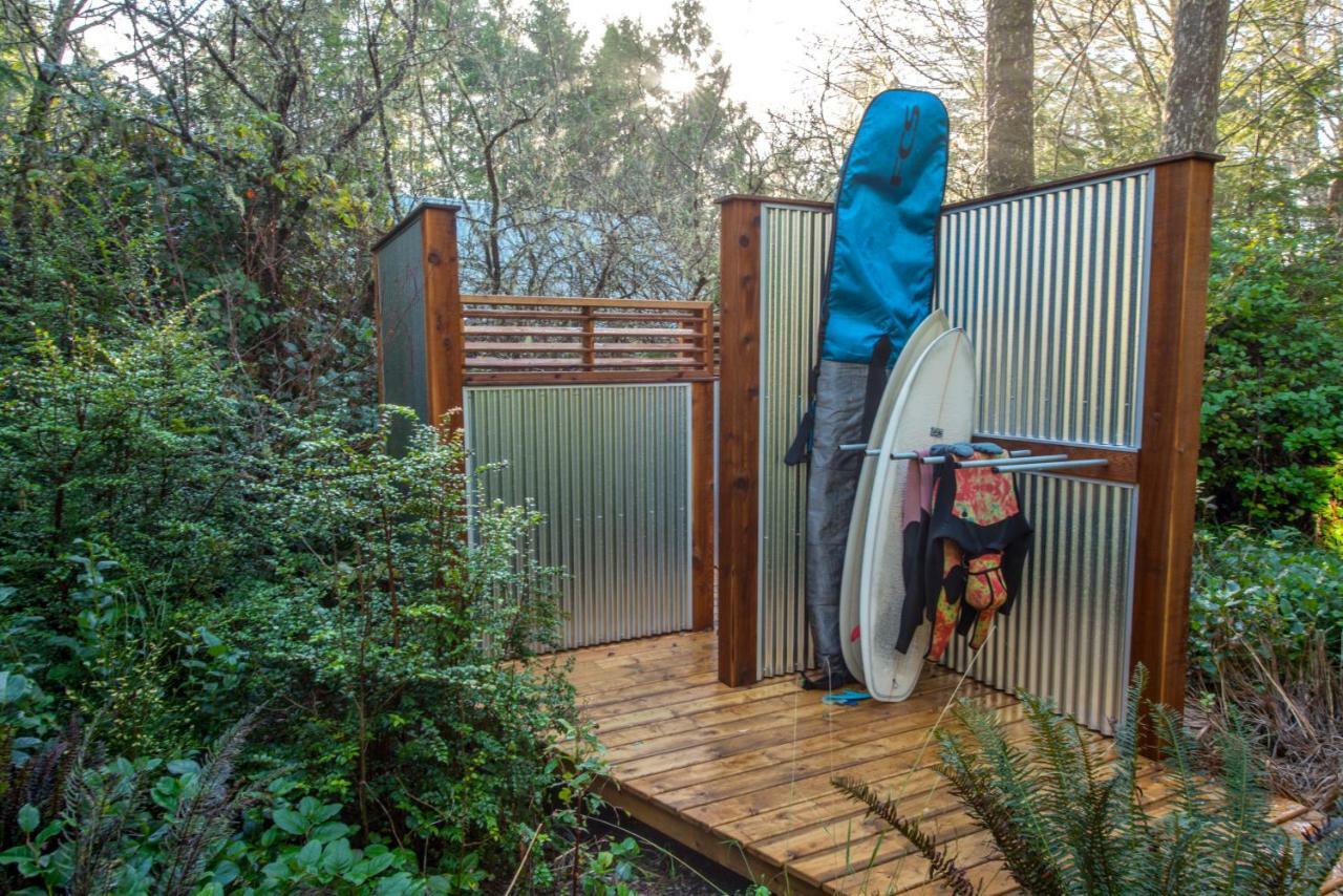 Hôtel Chesterman Hideaway à Tofino Extérieur photo
