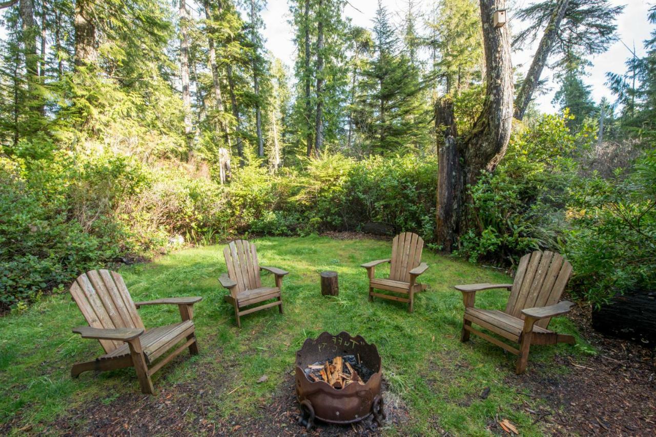 Hôtel Chesterman Hideaway à Tofino Extérieur photo